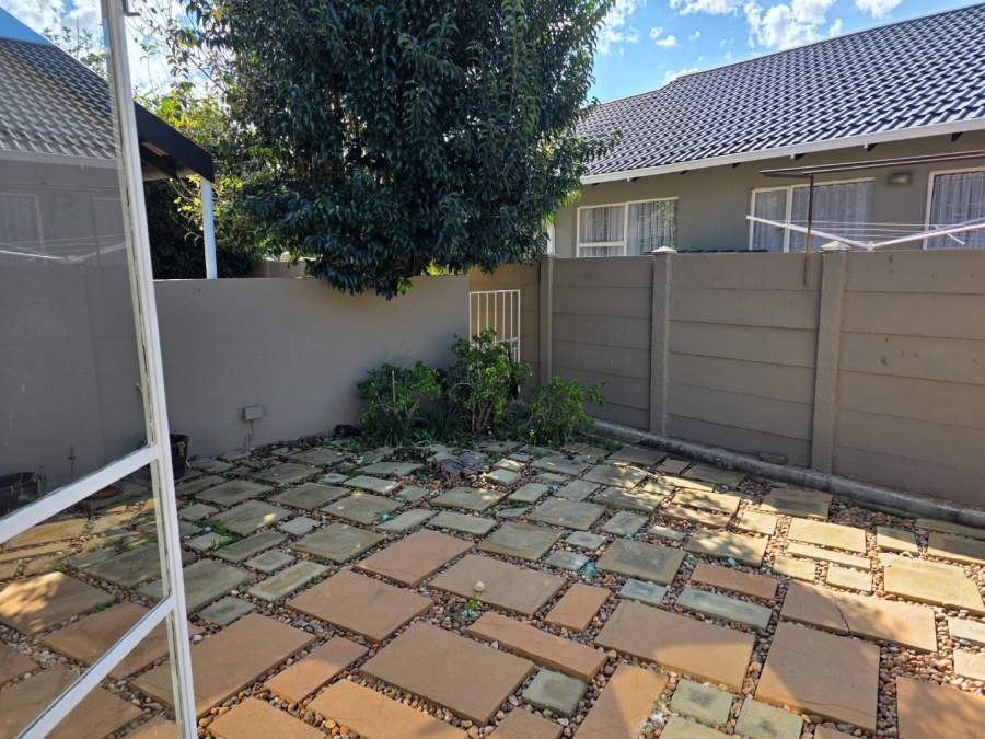 To Let 2 Bedroom Property for Rent in Heuwelsig Free State